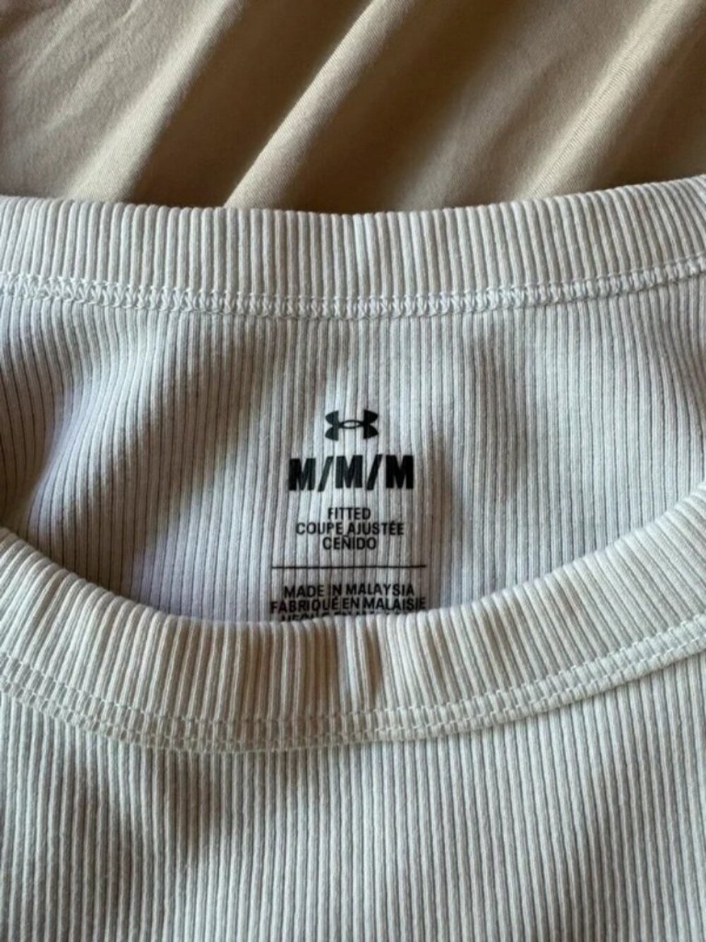 Under Armour crop top - Picture 2 of 3